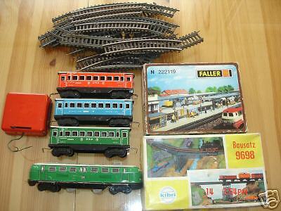 VINTAGE TRAIN SET   WESTERN GERMANY  