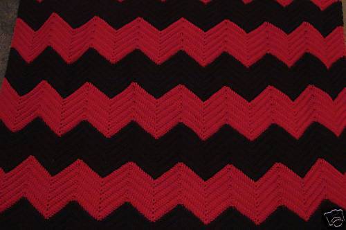 GEORGIA BULLDOGS BLACK & RED COLORS RIPPLE BABY AFGHAN  