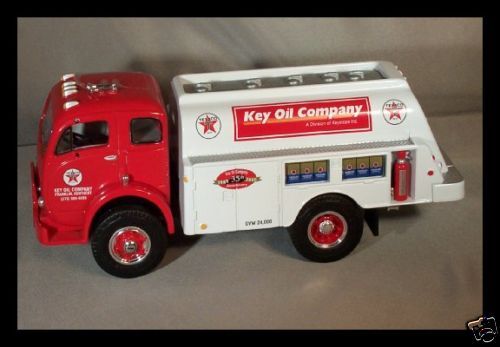 TEXACO KEY OIL COMPANY 1953 WHITE (18 2582) VERY RARE  